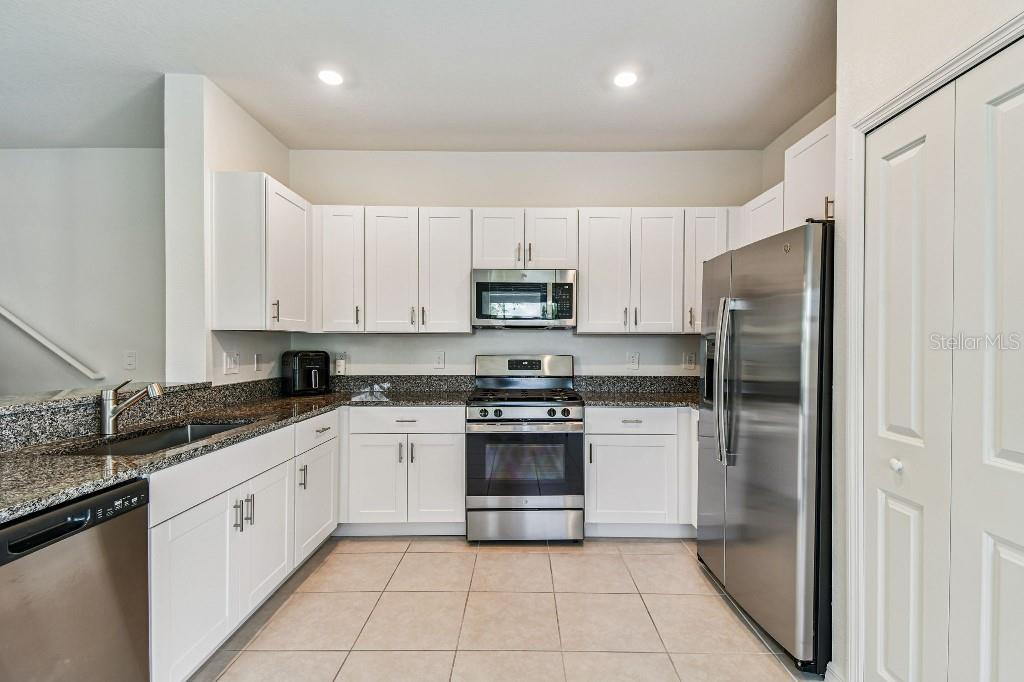 Image 21 of 42 For 8331 Corner Pine Way