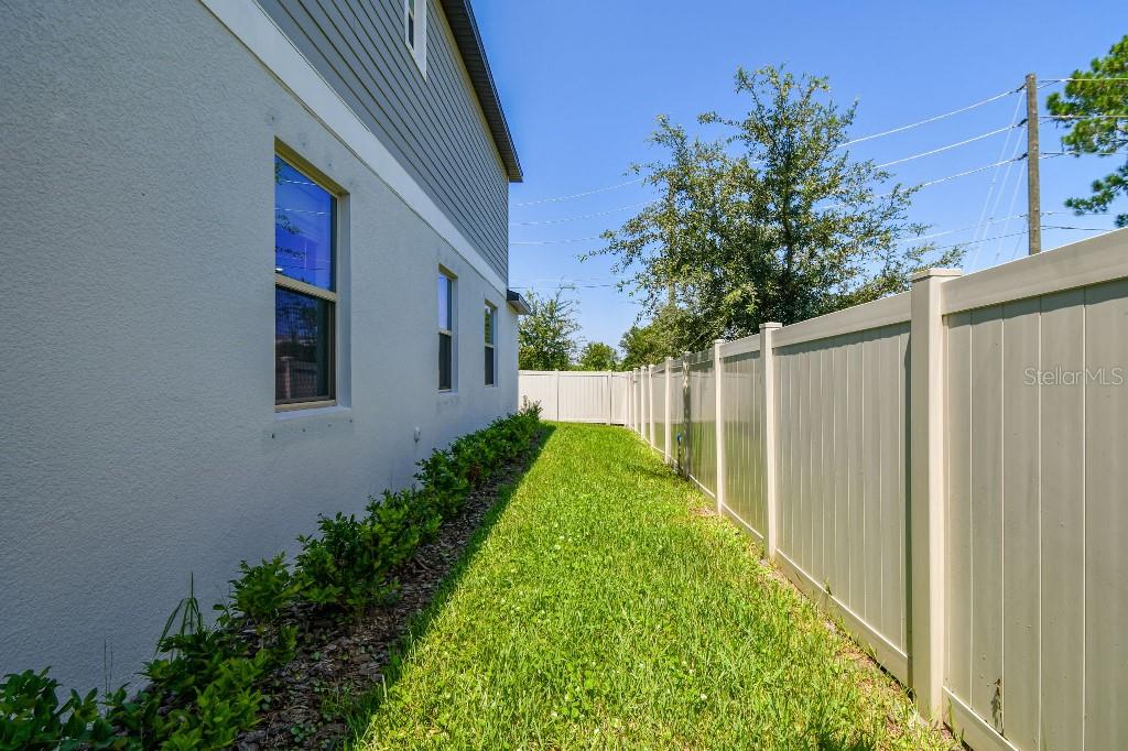 Image 7 of 42 For 8331 Corner Pine Way