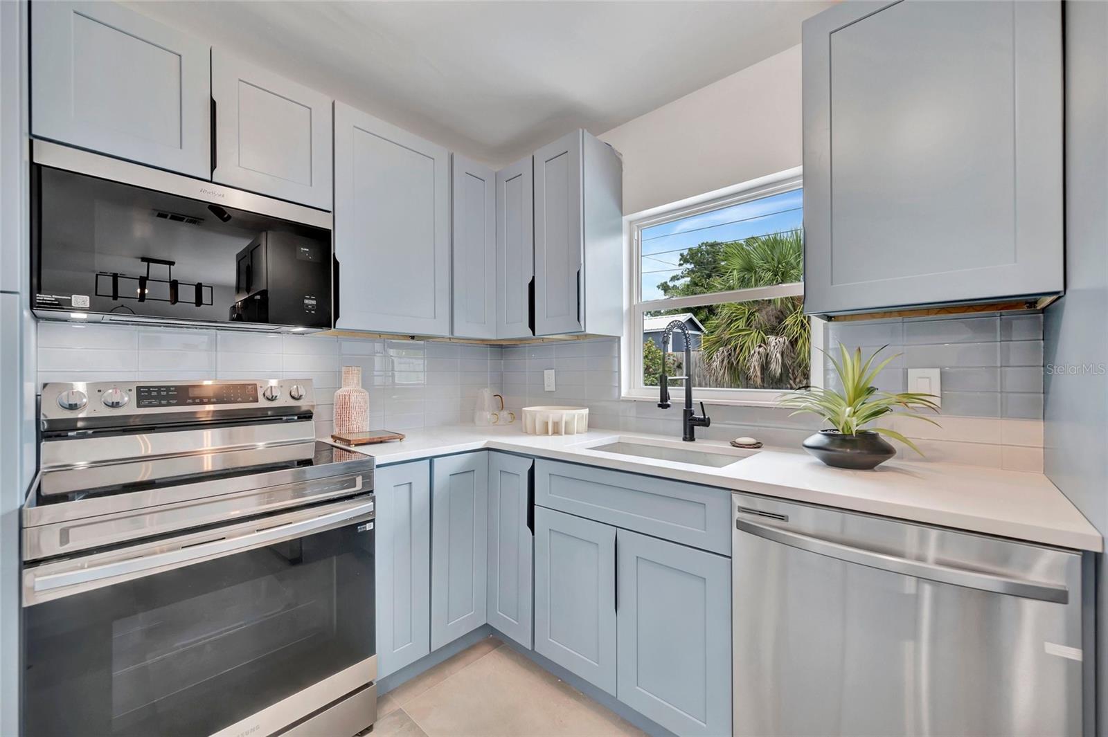 Image 19 of 64 For 5667 Hobson Street Ne