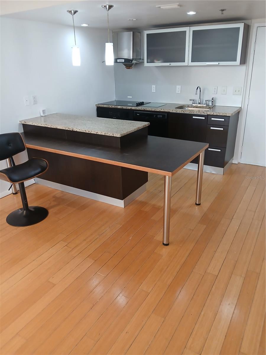 Image 2 of 16 For 701 Madison Avenue 512