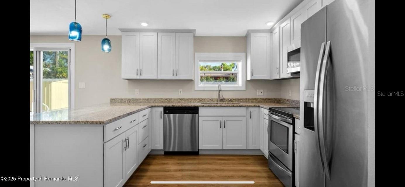 Image 12 of 15 For 809 75th Street N