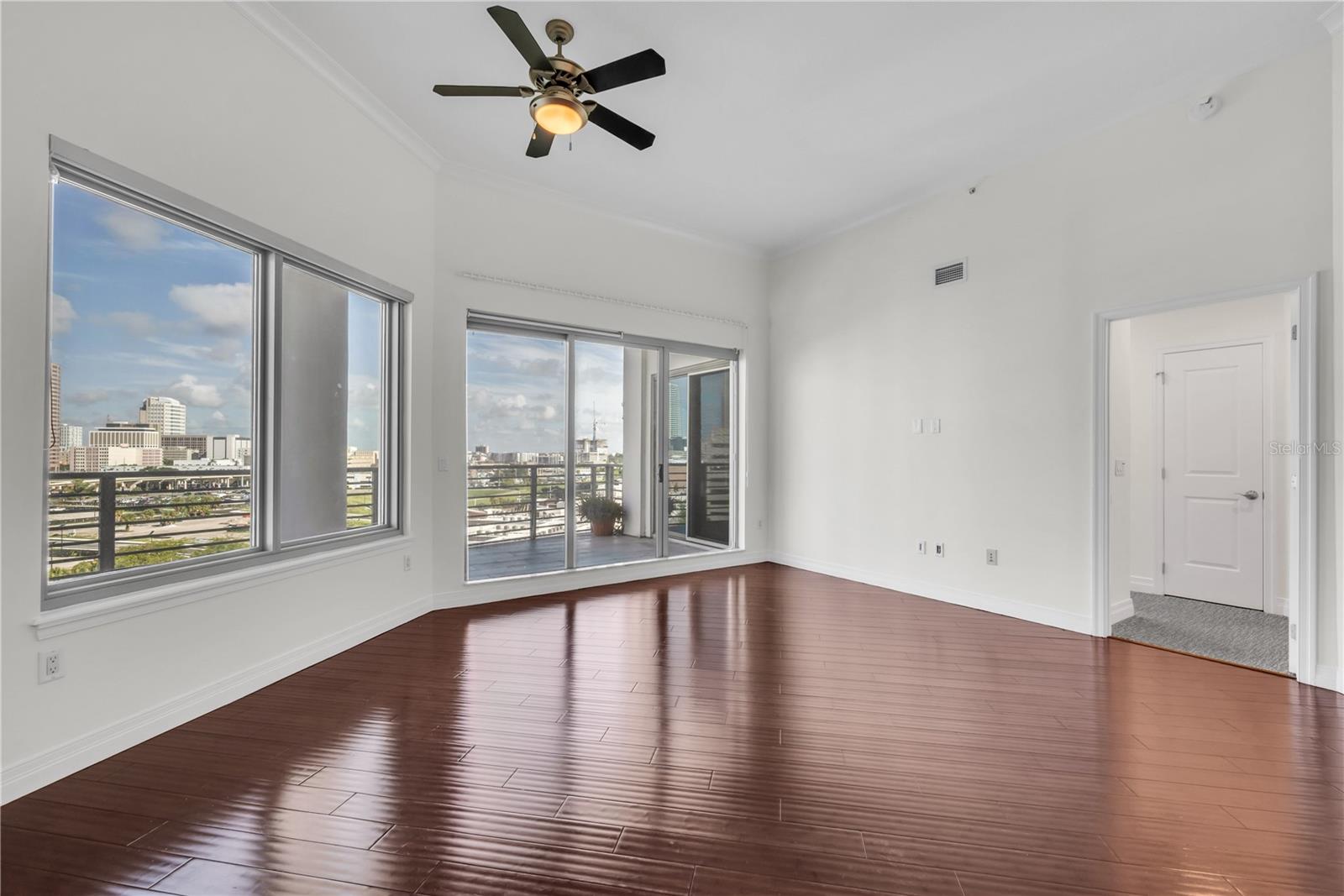 Image 12 of 39 For 1209 Cumberland Avenue 903