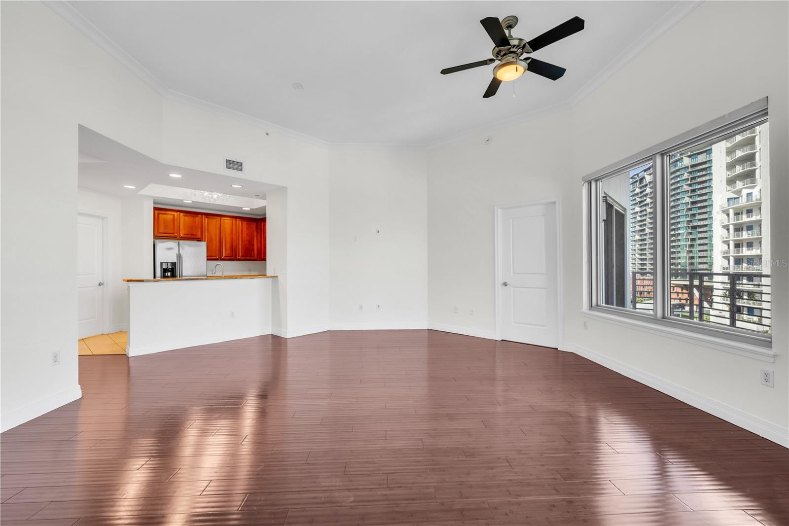 Image 14 of 39 For 1209 Cumberland Avenue 903