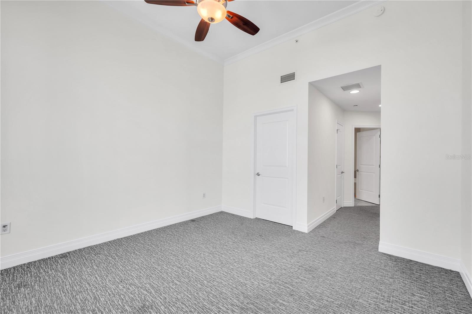 Image 21 of 39 For 1209 Cumberland Avenue 903