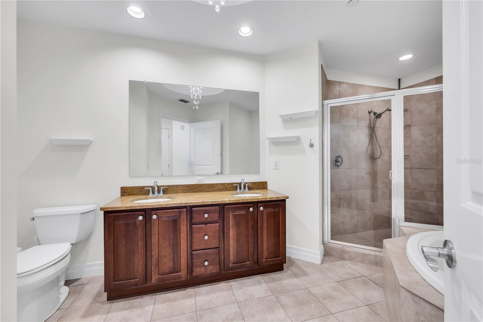 Image 22 of 39 For 1209 Cumberland Avenue 903