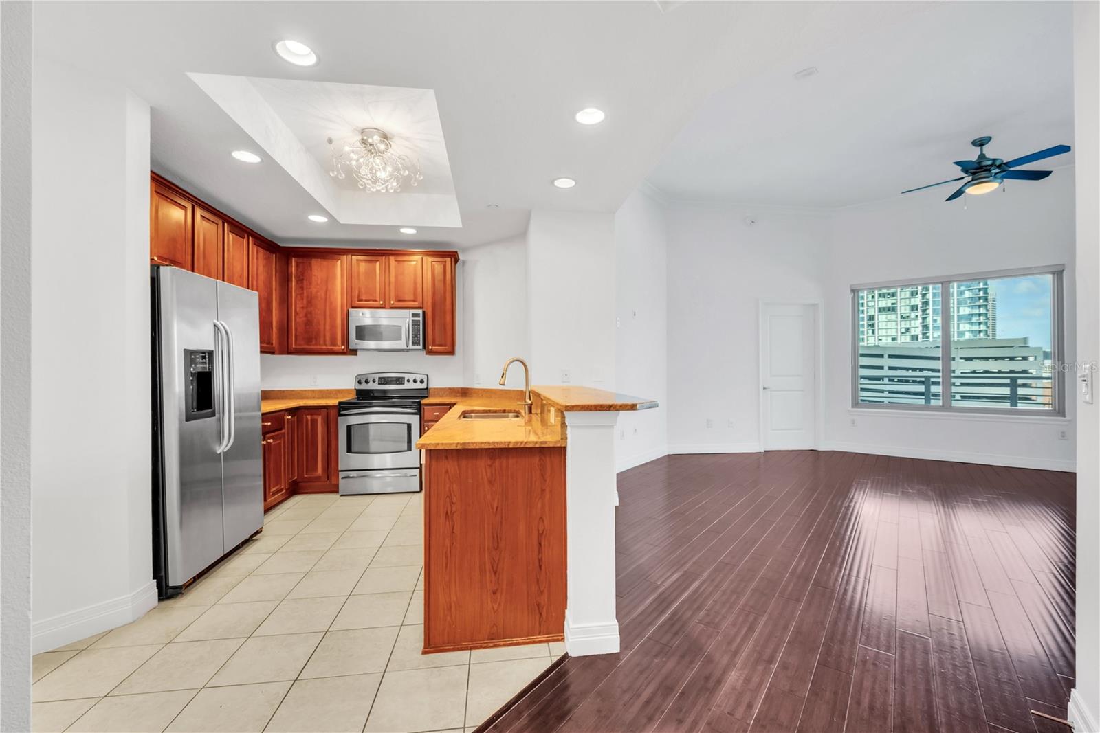 Image 6 of 39 For 1209 Cumberland Avenue 903
