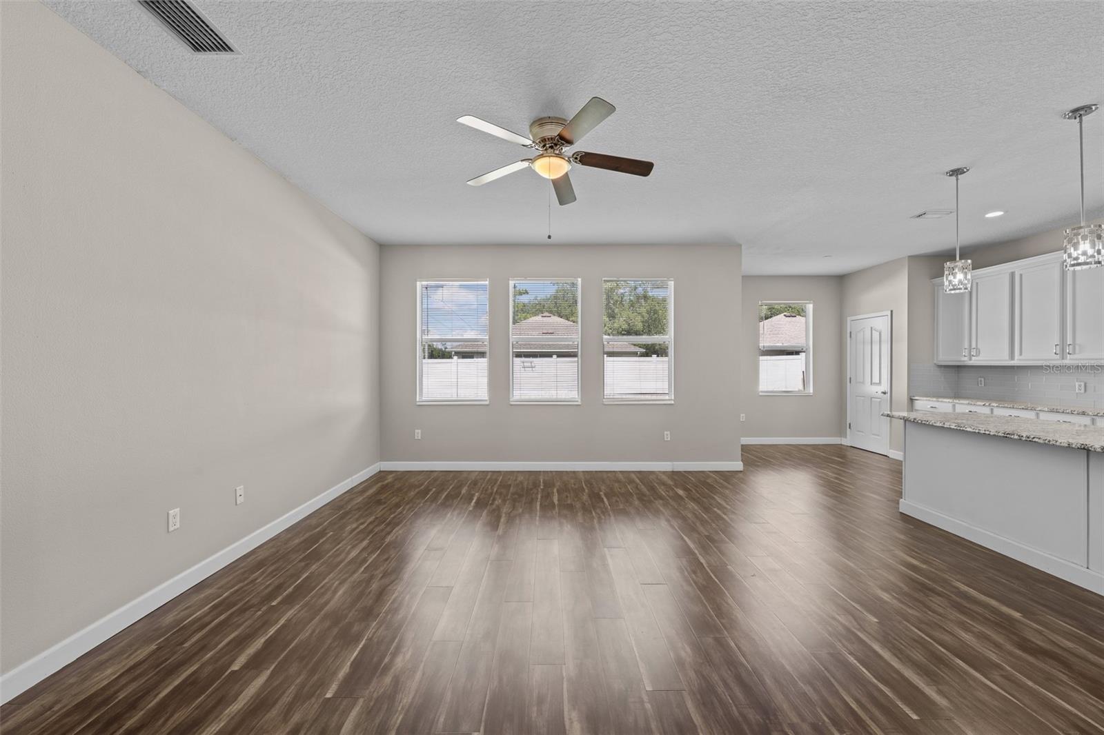 Image 12 of 71 For 5713 Hawkpark Boulevard