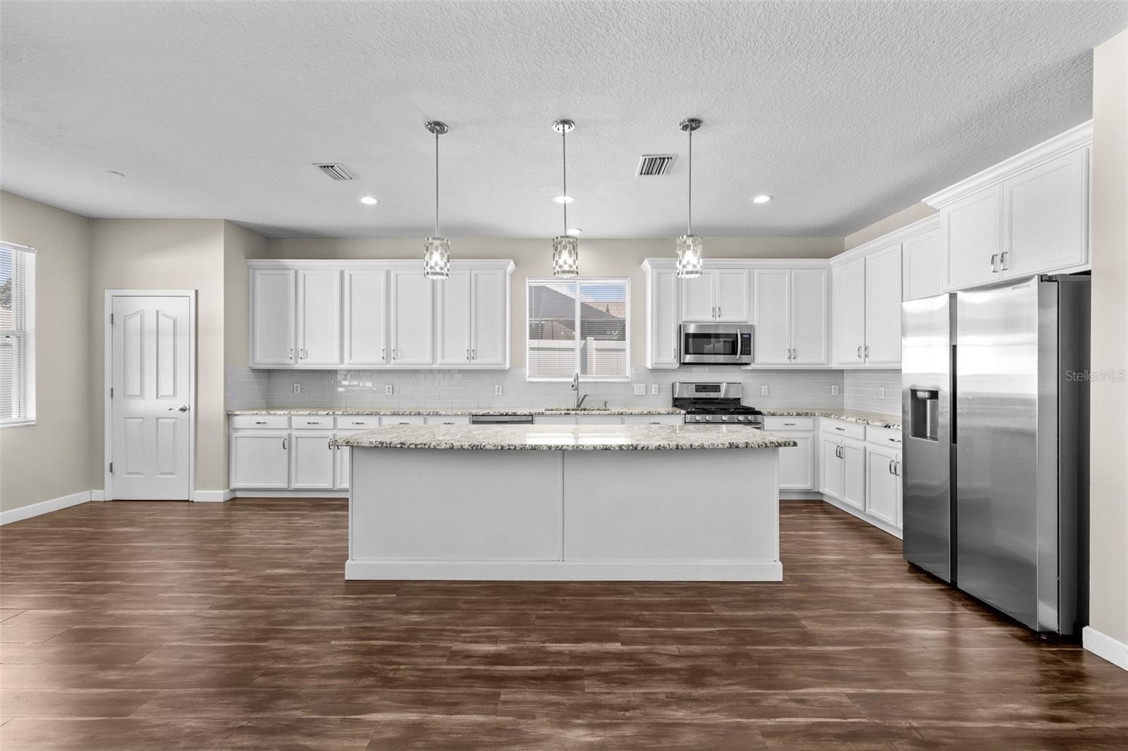 Image 17 of 71 For 5713 Hawkpark Boulevard
