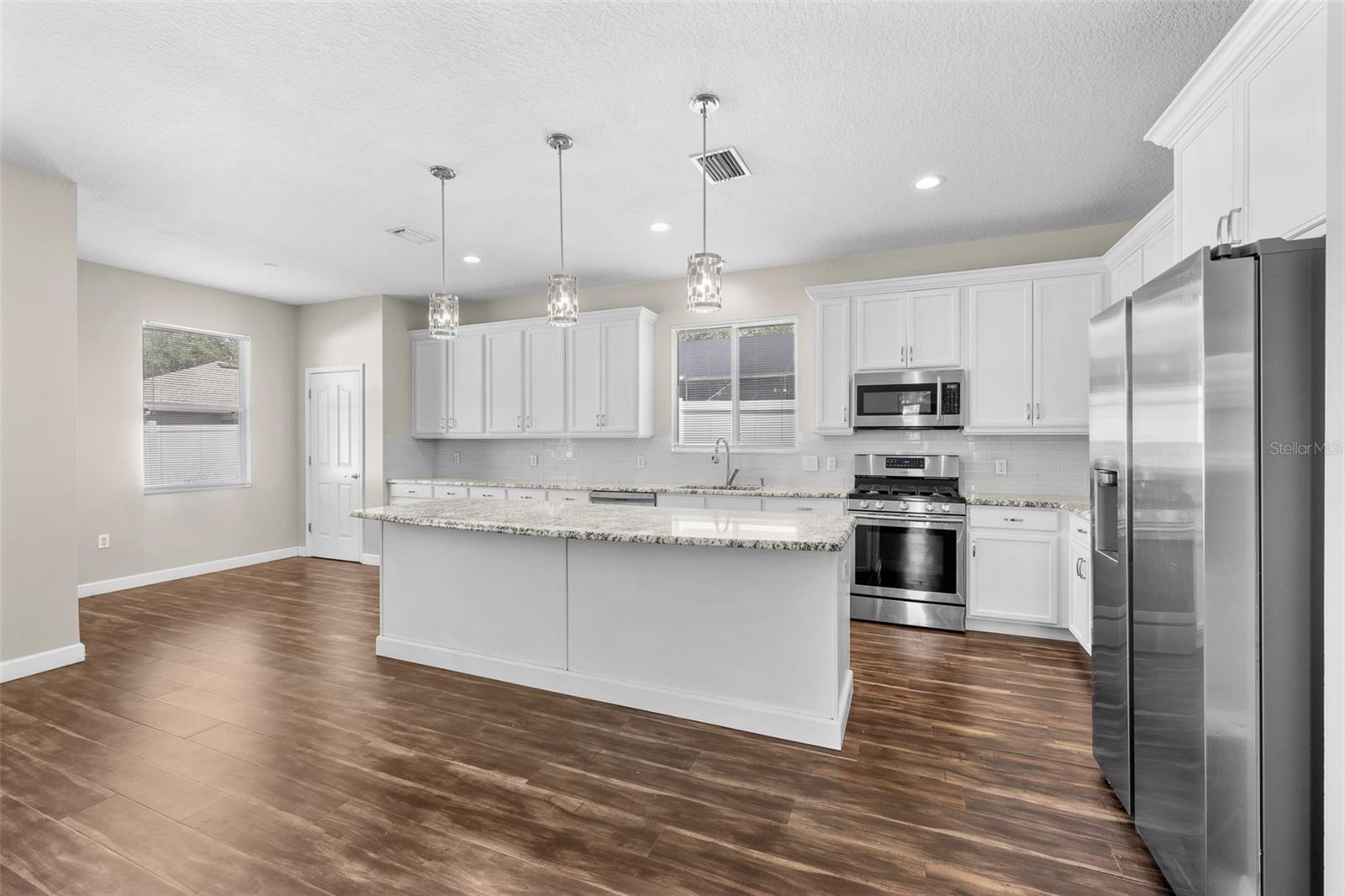 Image 18 of 71 For 5713 Hawkpark Boulevard