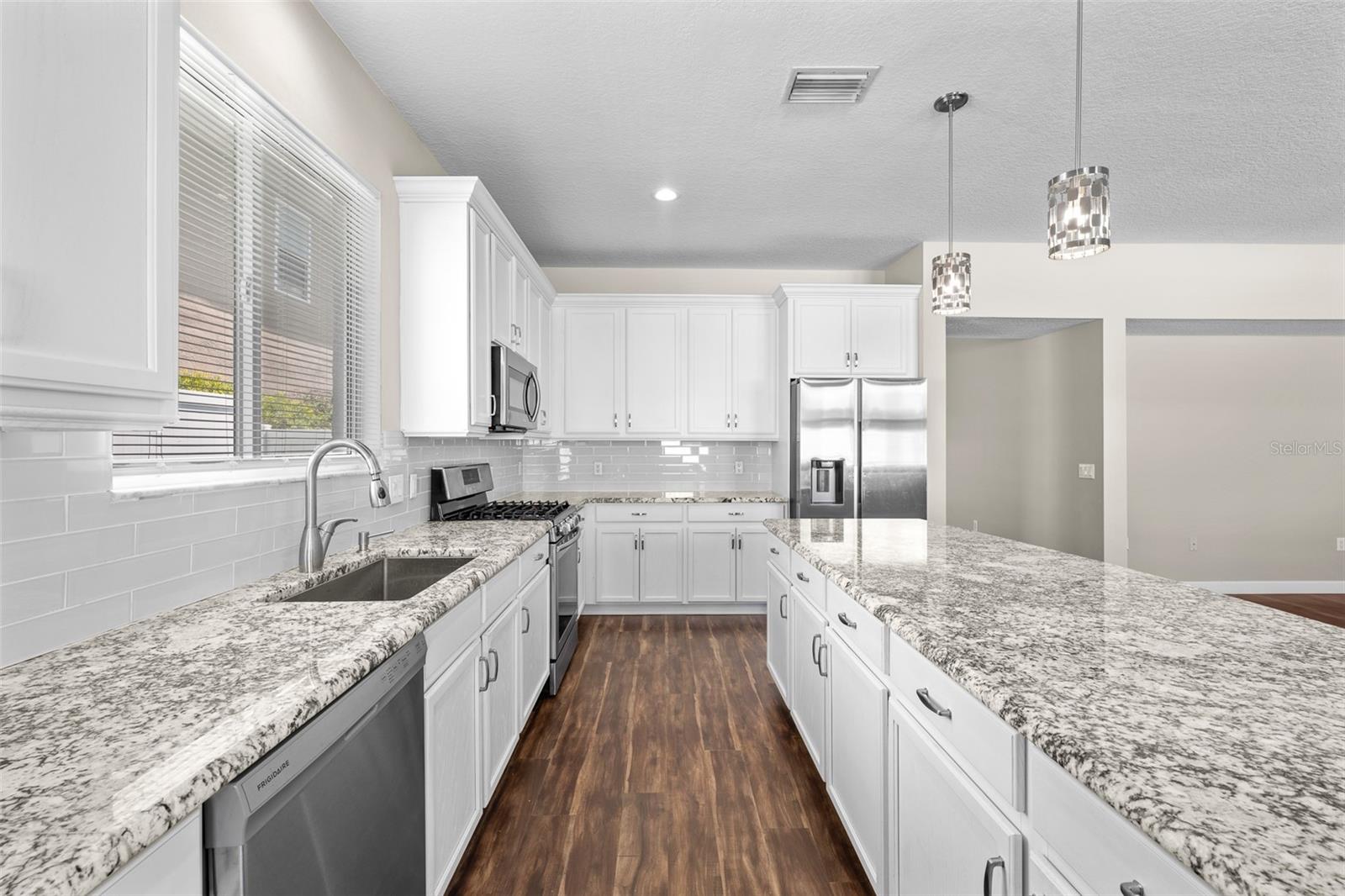 Image 19 of 71 For 5713 Hawkpark Boulevard