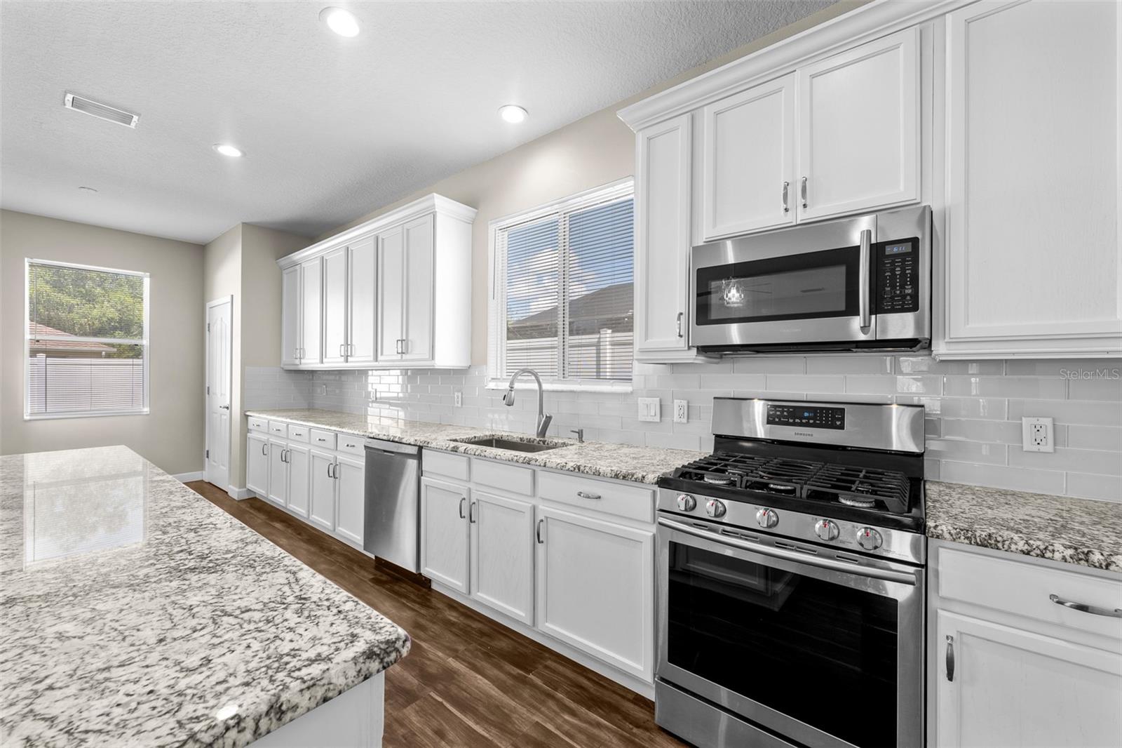Image 21 of 71 For 5713 Hawkpark Boulevard