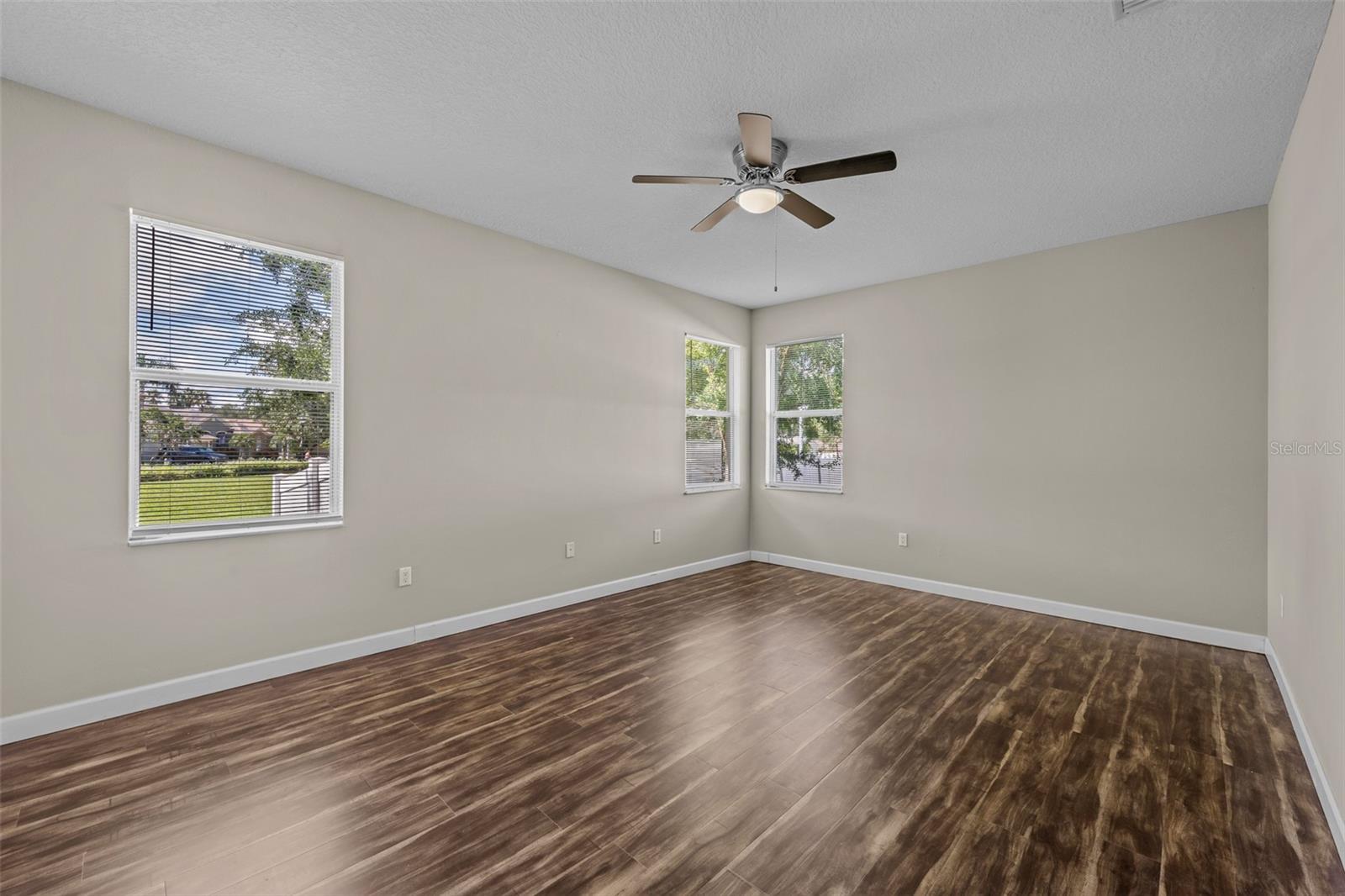 Image 24 of 71 For 5713 Hawkpark Boulevard