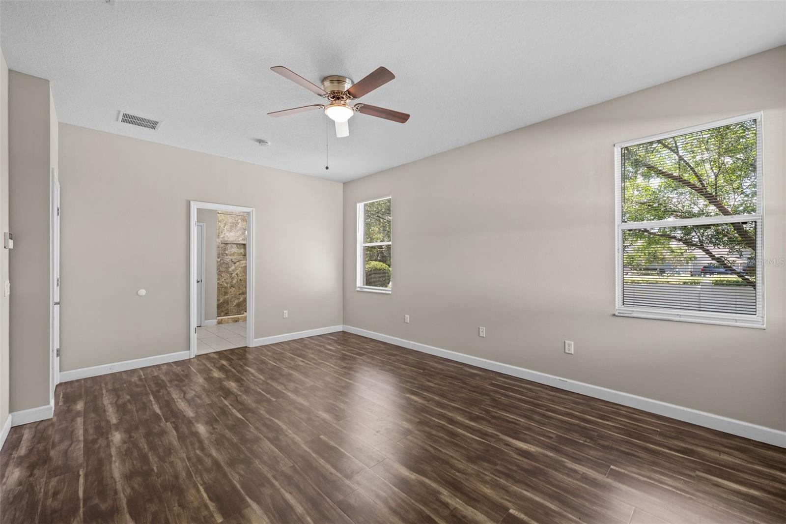 Image 26 of 71 For 5713 Hawkpark Boulevard