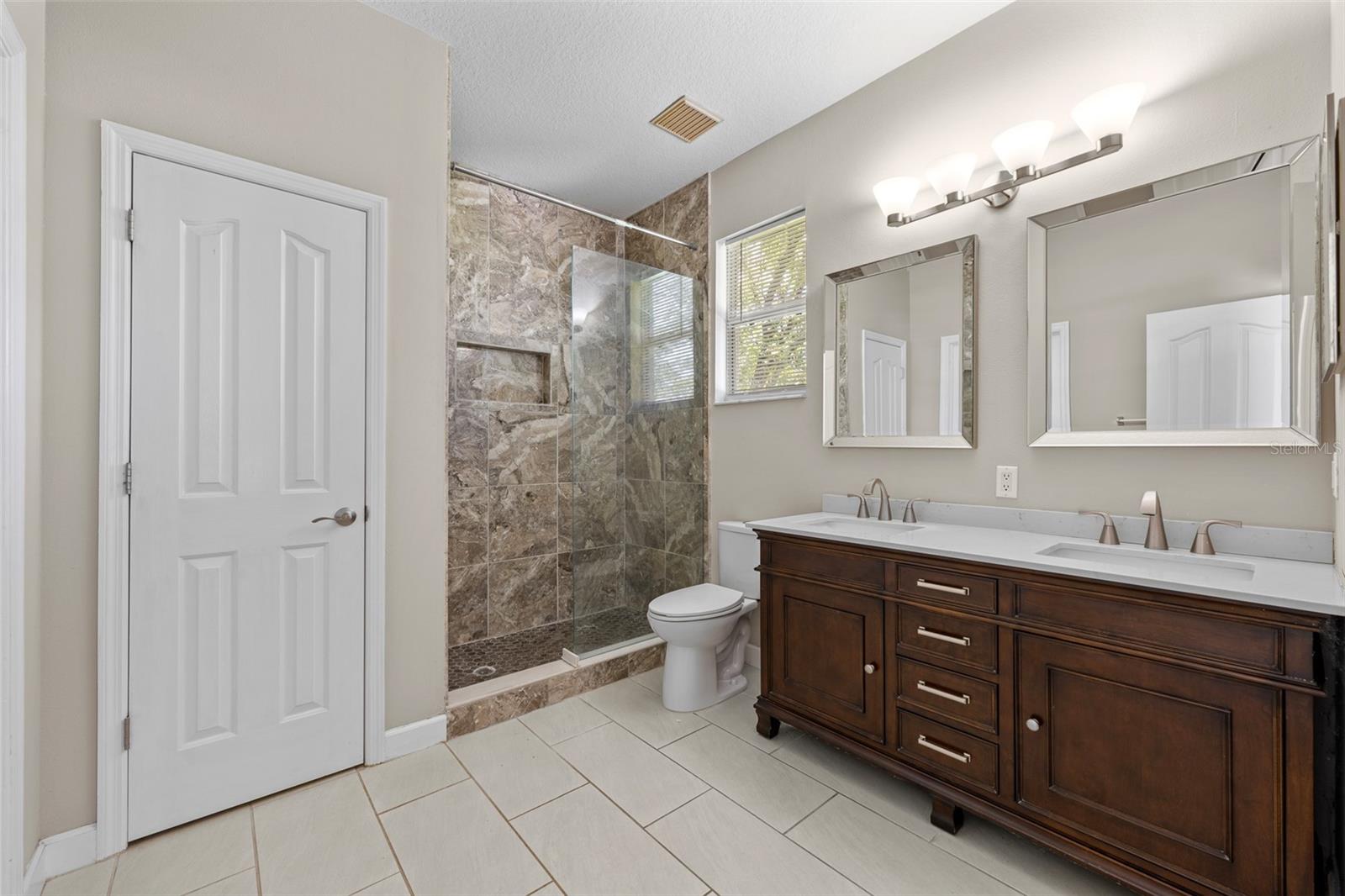 Image 27 of 71 For 5713 Hawkpark Boulevard