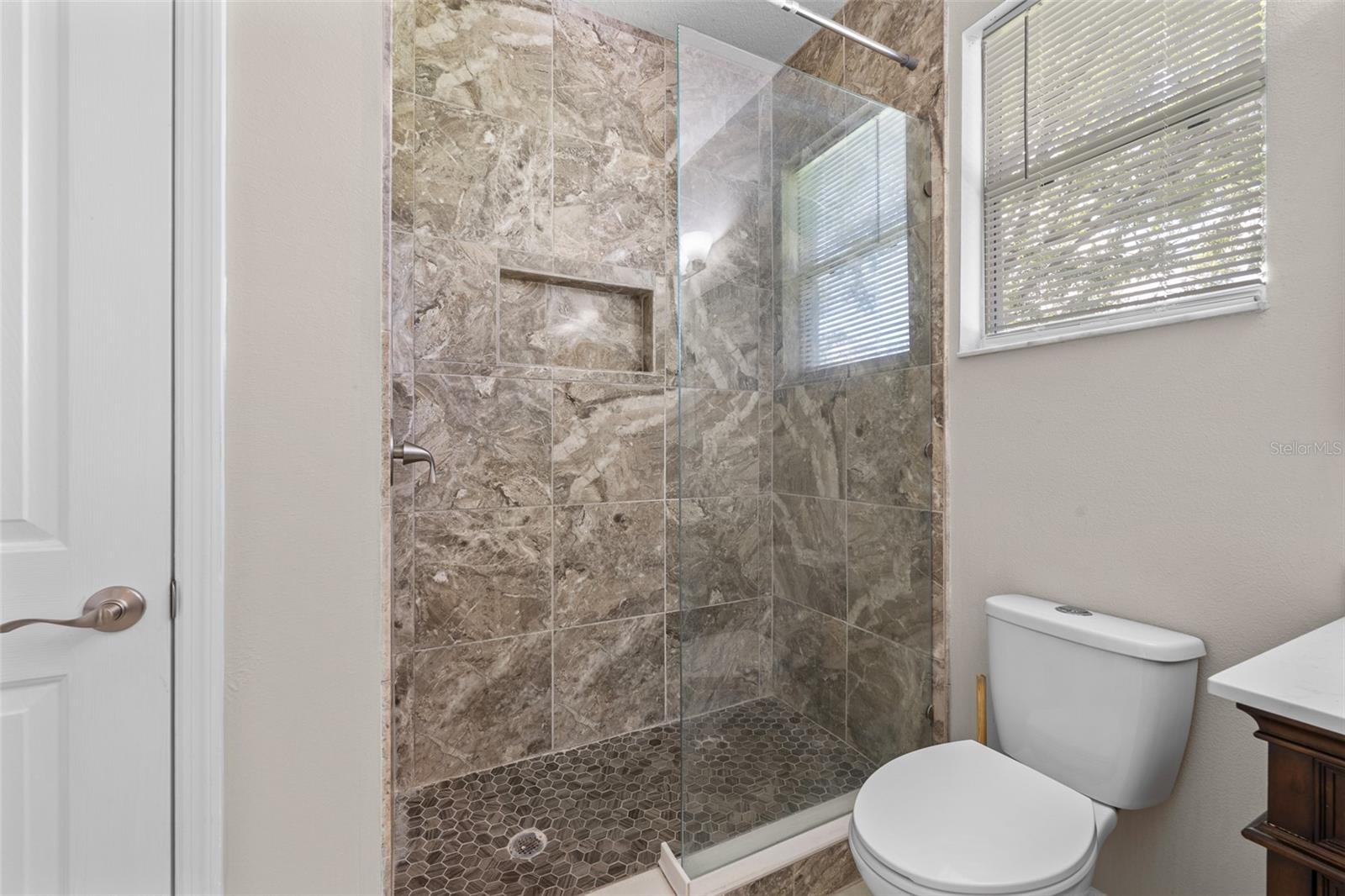 Image 28 of 71 For 5713 Hawkpark Boulevard