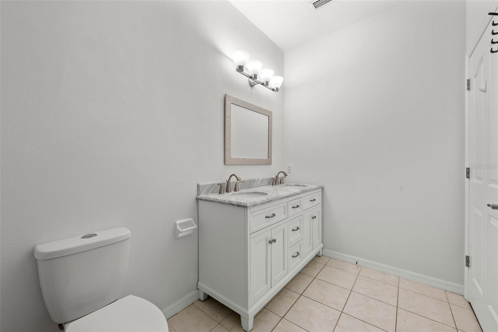 Image 38 of 71 For 5713 Hawkpark Boulevard