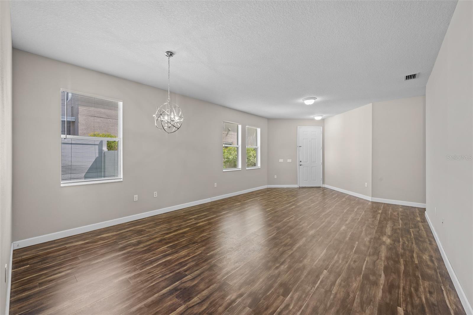 Image 7 of 71 For 5713 Hawkpark Boulevard
