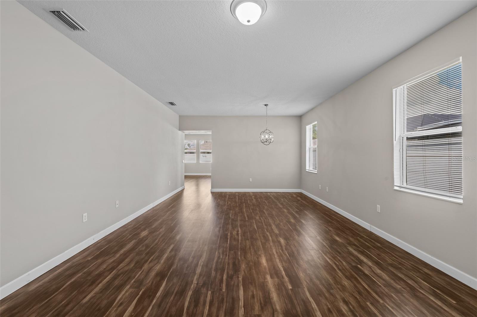 Image 9 of 71 For 5713 Hawkpark Boulevard