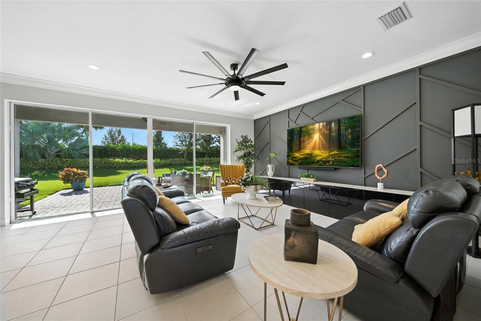 Listing photo id 6 for 3168 Mountain Spruce Terrace