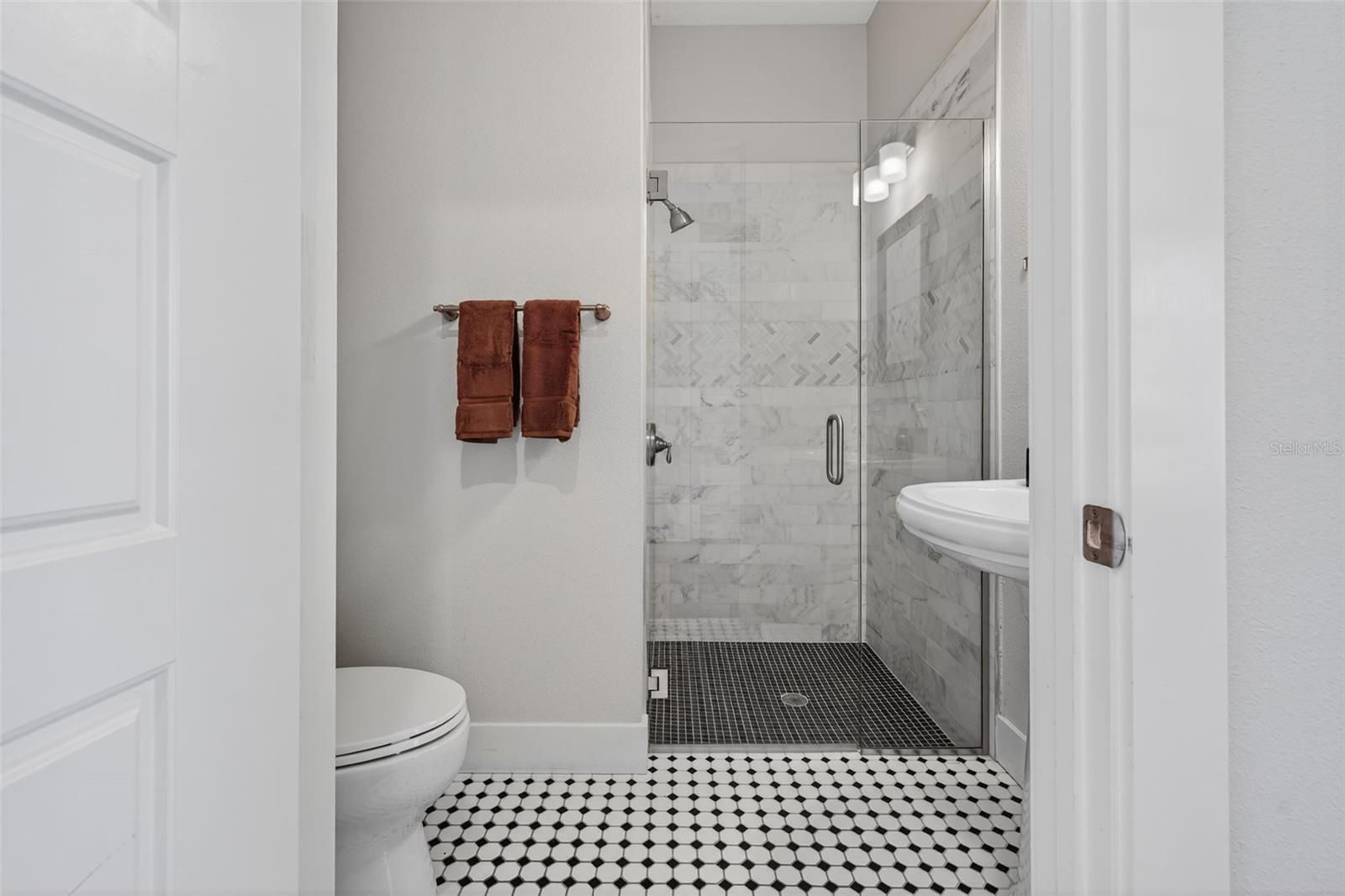 Image 18 of 42 For 1234 17th Avenue N