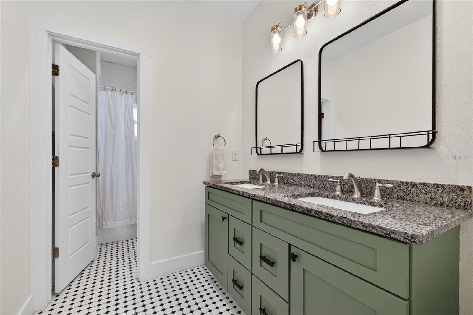 Image 27 of 42 For 1234 17th Avenue N
