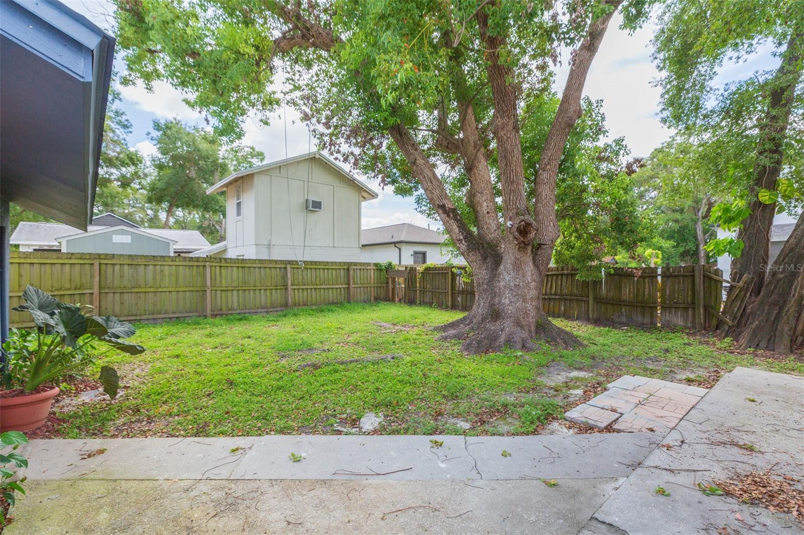 Image 19 of 20 For 118 Sligh Avenue