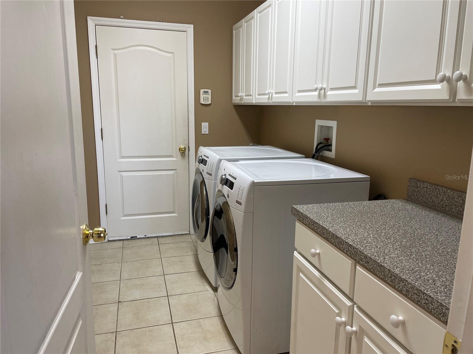 Image 38 of 45 For 16143 Ivy Lake Dr