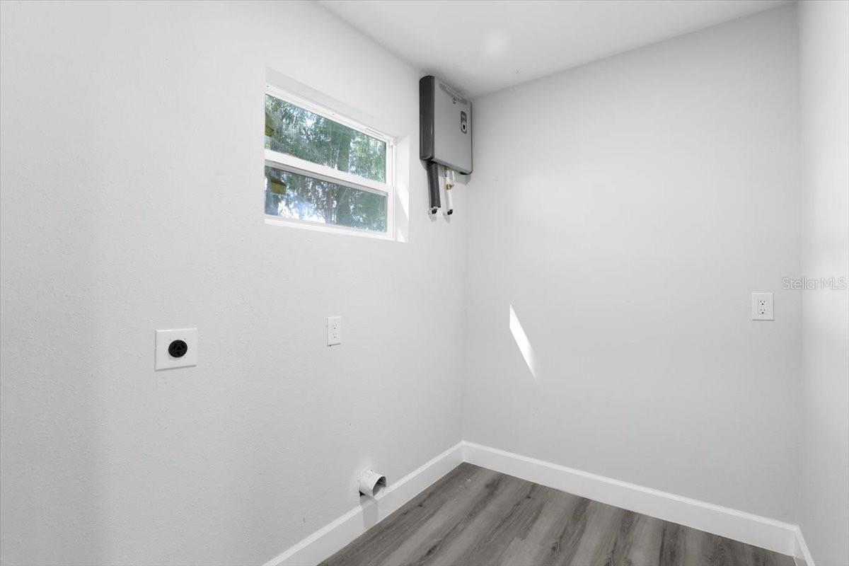 Image 15 of 16 For 506 Warnell Street