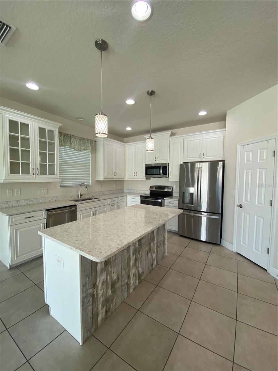 Image 10 of 34 For 33207 Whisper Pointe Dr