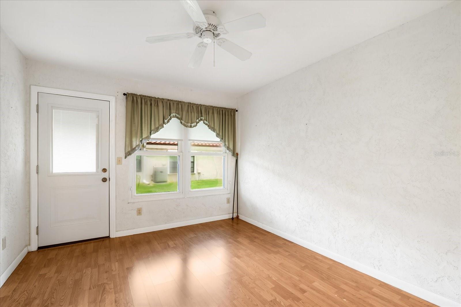 Image 6 of 23 For 8704 40th Lane N