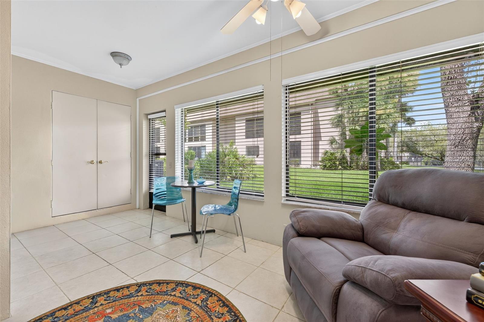 Image 10 of 31 For 3001 Landmark Boulevard 102