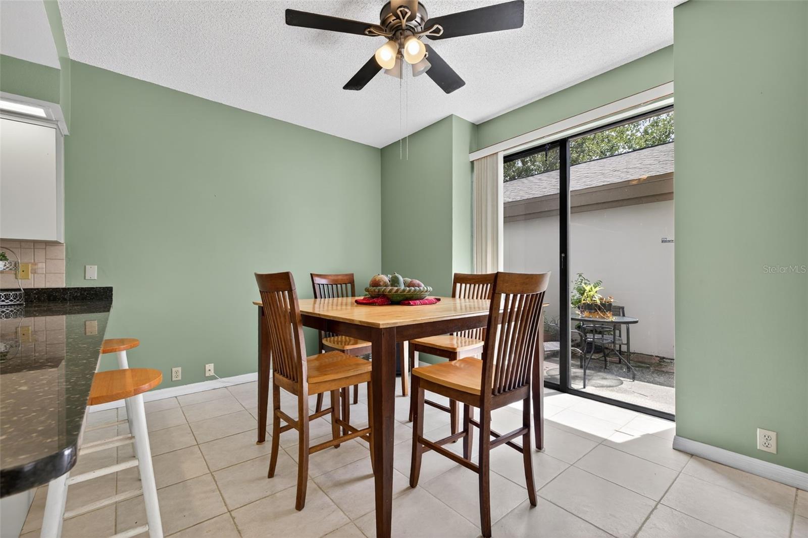 Image 17 of 31 For 3001 Landmark Boulevard 102