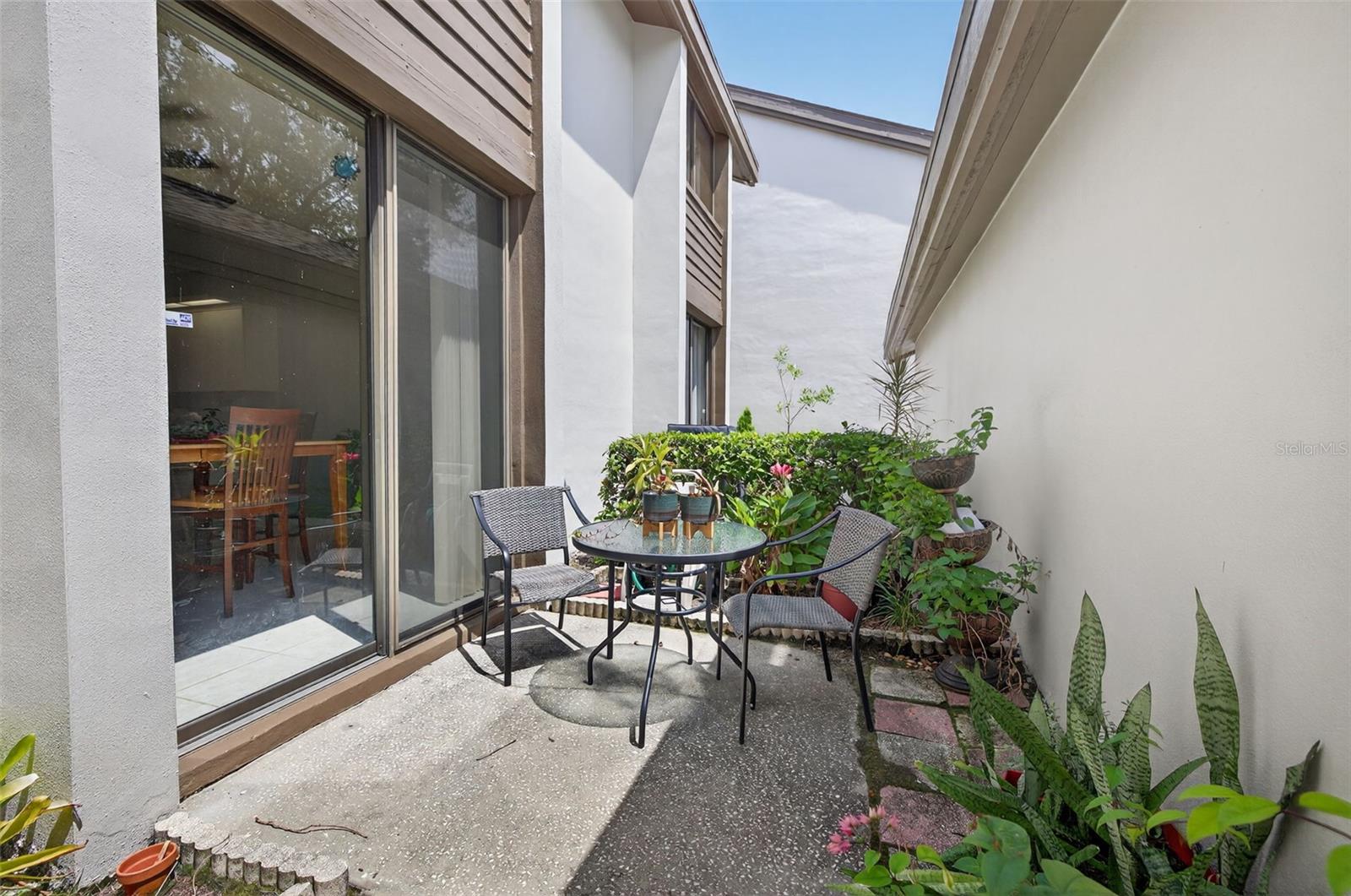 Image 27 of 31 For 3001 Landmark Boulevard 102