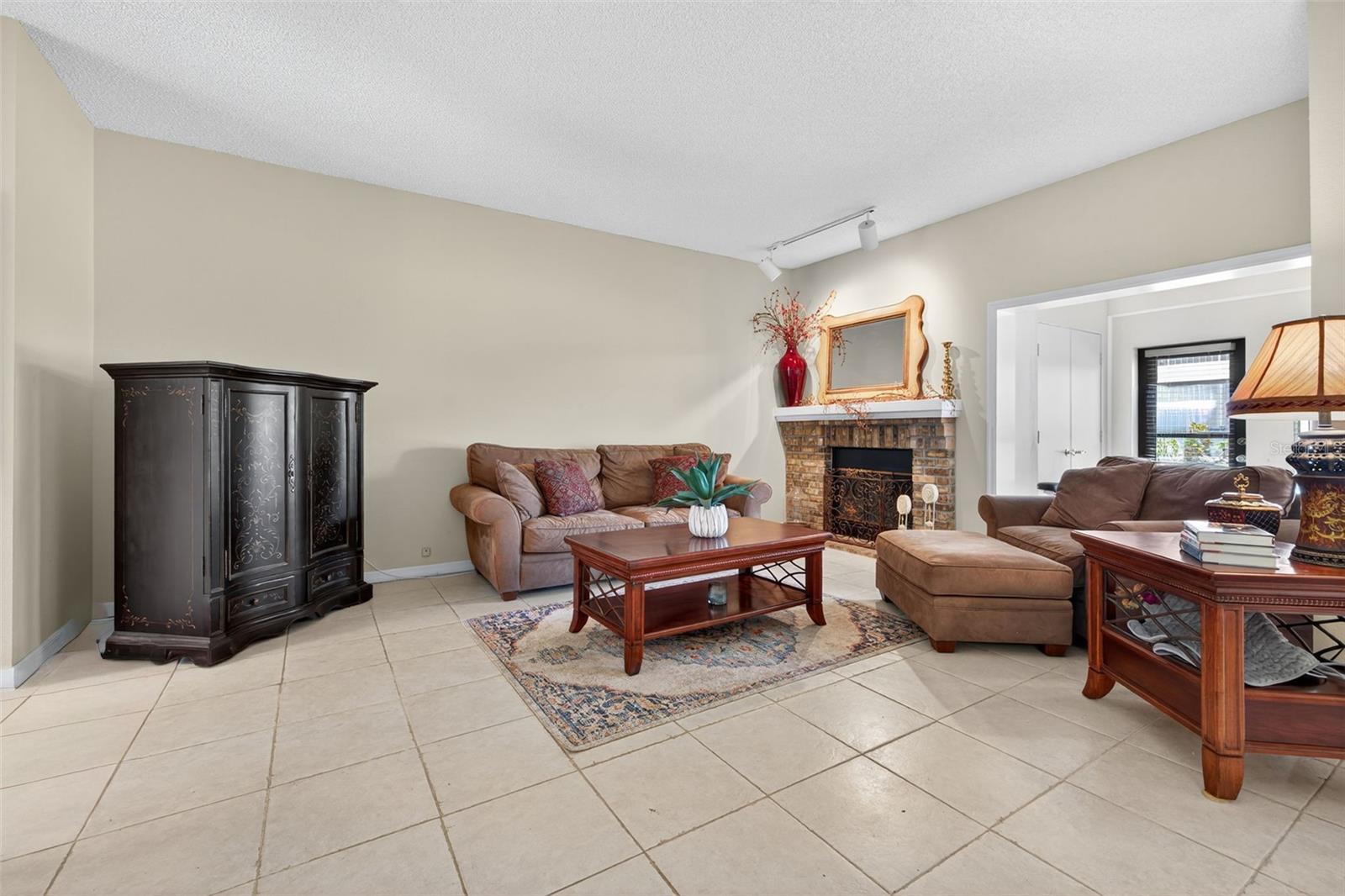 Image 7 of 31 For 3001 Landmark Boulevard 102