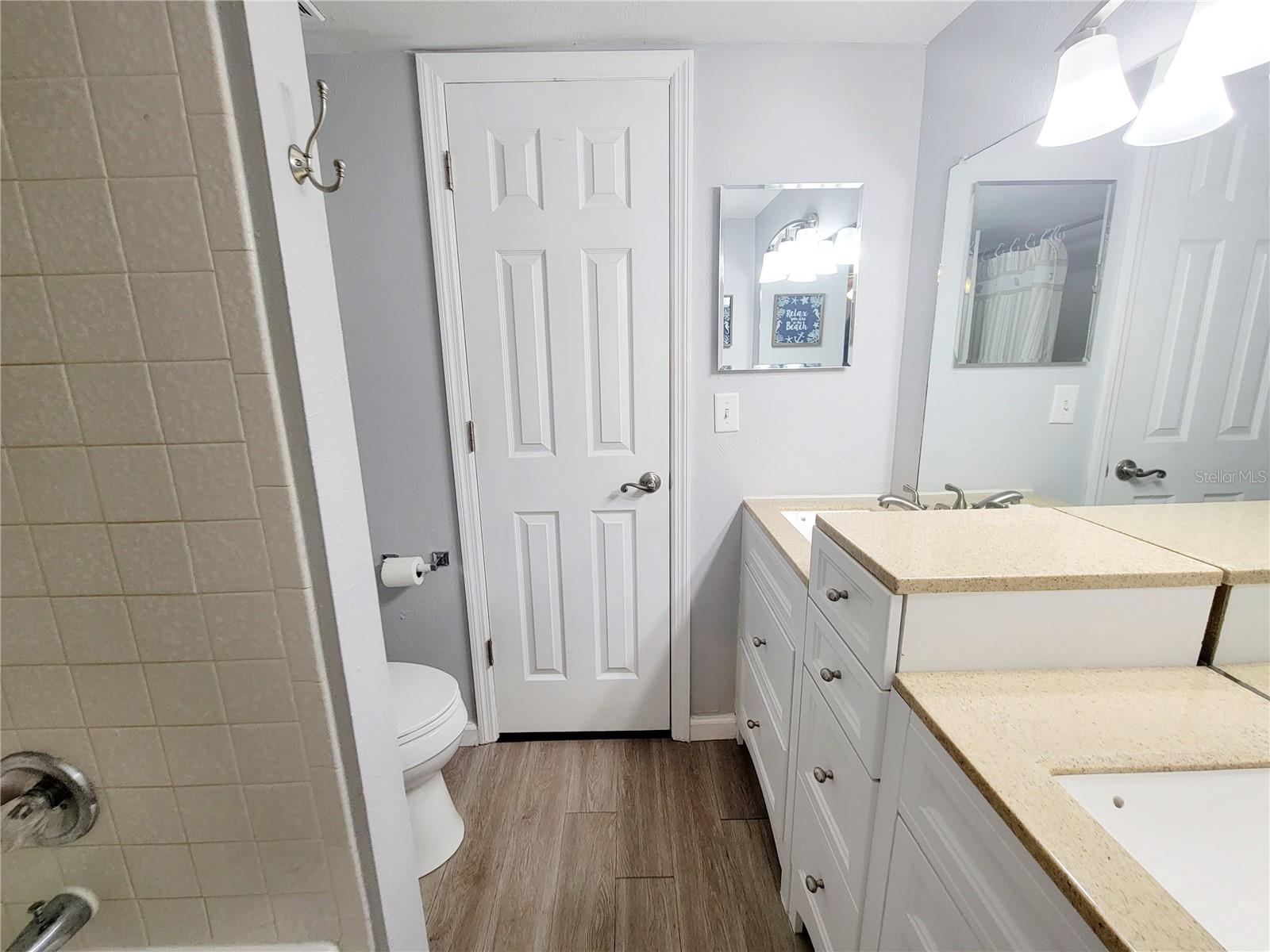 Listing photo id 11 for 4160 35th Terrace S K