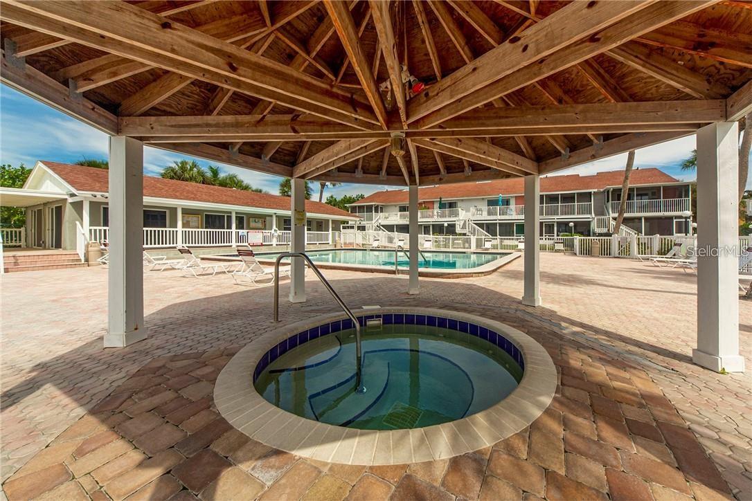 Listing photo id 22 for 4160 35th Terrace S K