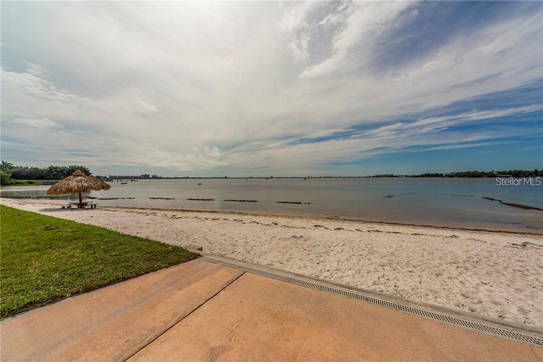 Listing photo id 25 for 4160 35th Terrace S K
