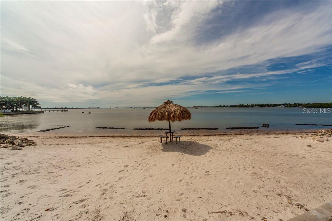Listing photo id 26 for 4160 35th Terrace S K