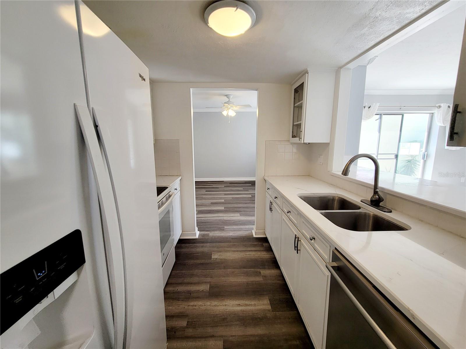 Listing photo id 2 for 4160 35th Terrace S K