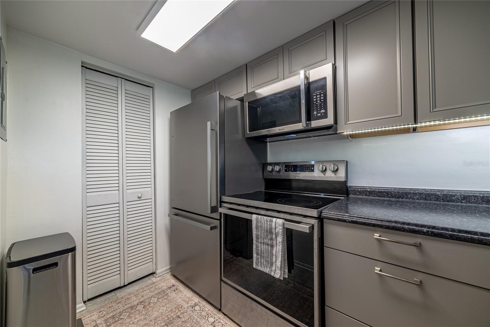 Image 10 of 27 For 3861 Lake Drive 156