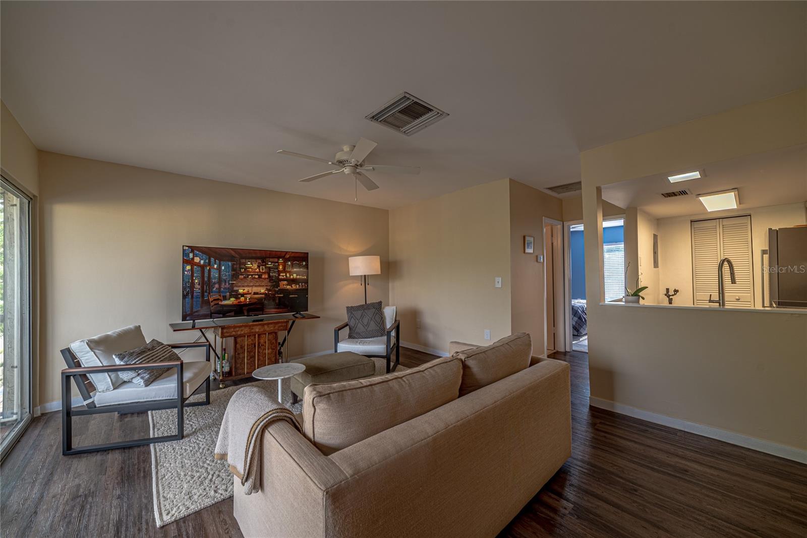 Image 6 of 27 For 3861 Lake Drive 156