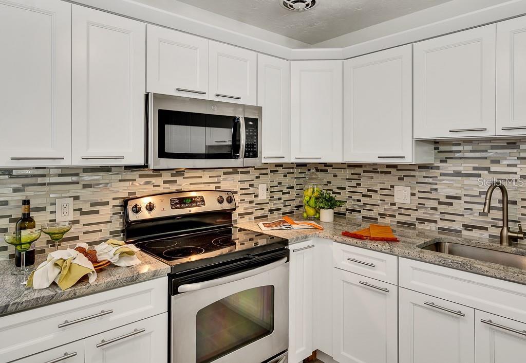 Image 7 of 34 For 8108 26th Avenue N