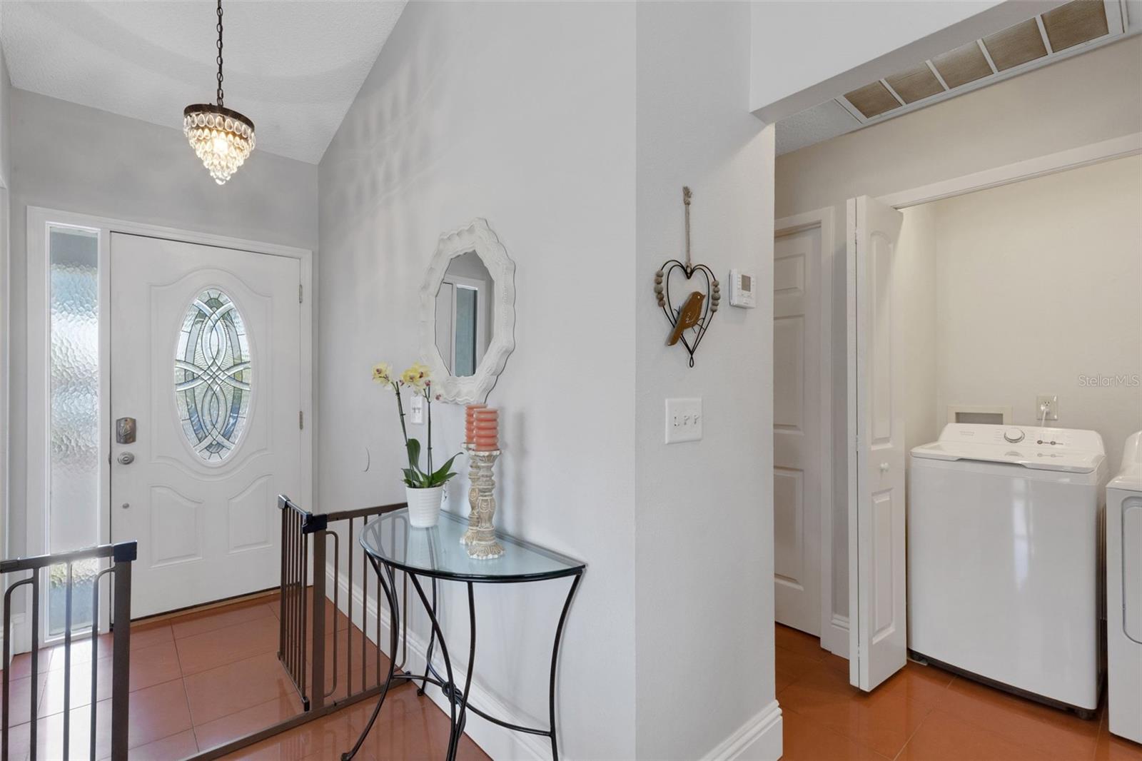 Listing photo id 19 for 2000 Sheffield Court