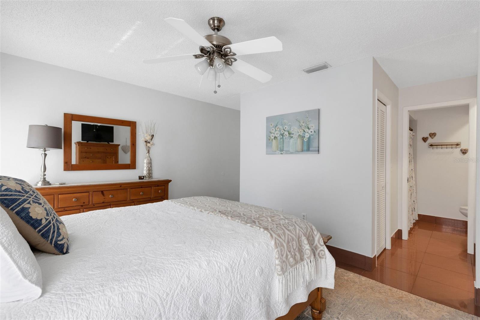 Listing photo id 25 for 2000 Sheffield Court