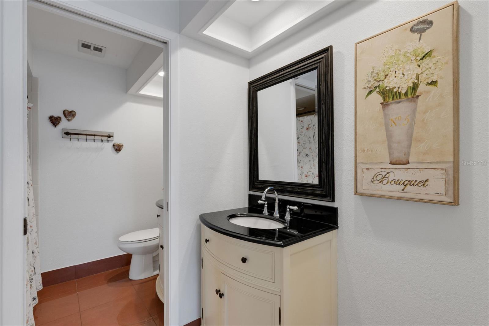 Listing photo id 26 for 2000 Sheffield Court