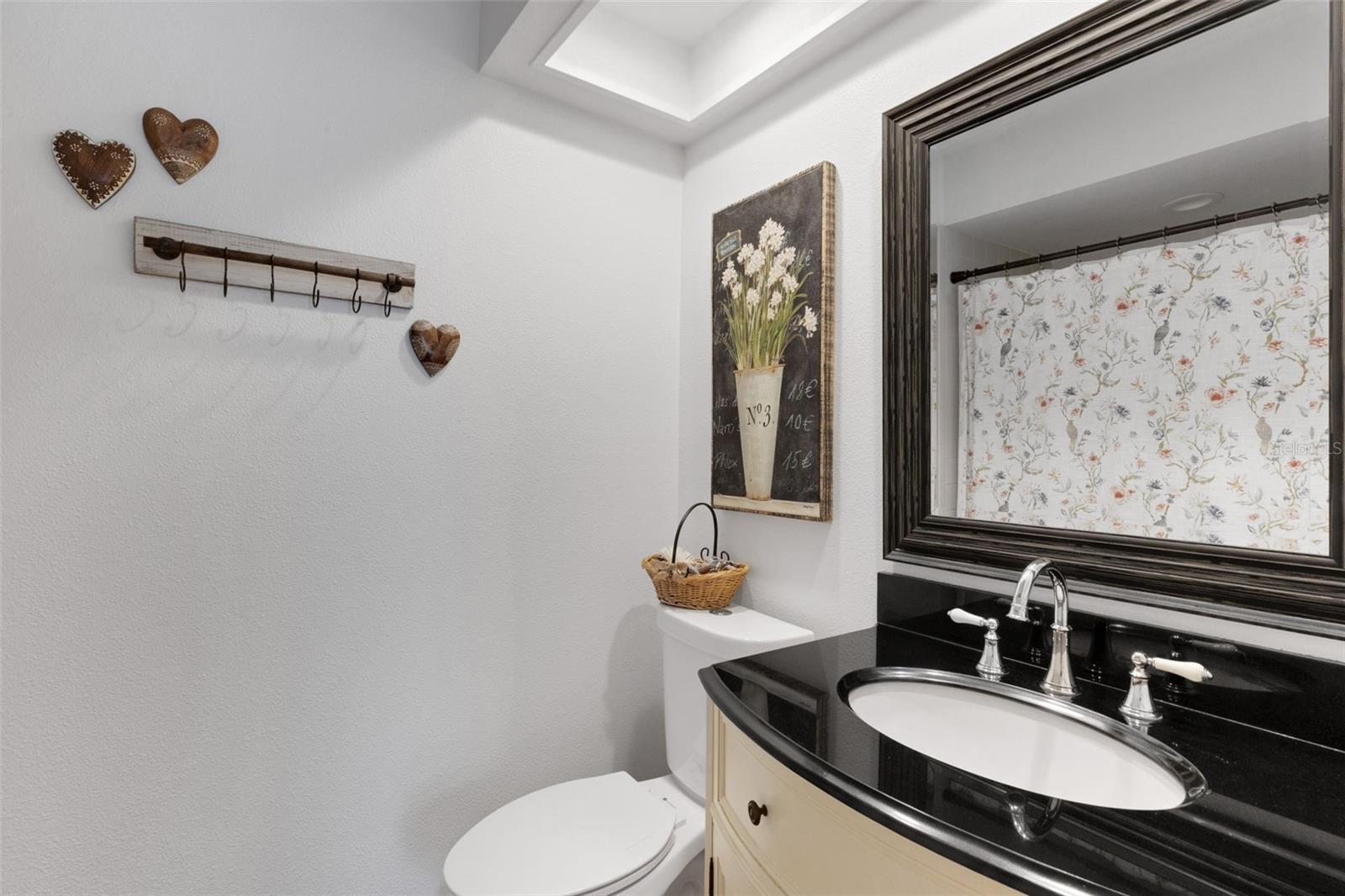 Listing photo id 27 for 2000 Sheffield Court