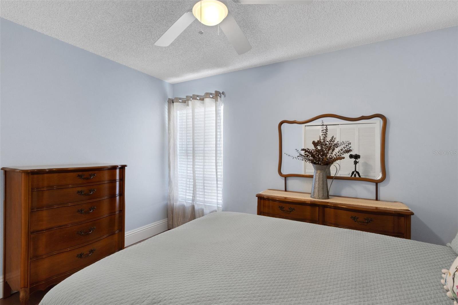 Listing photo id 31 for 2000 Sheffield Court