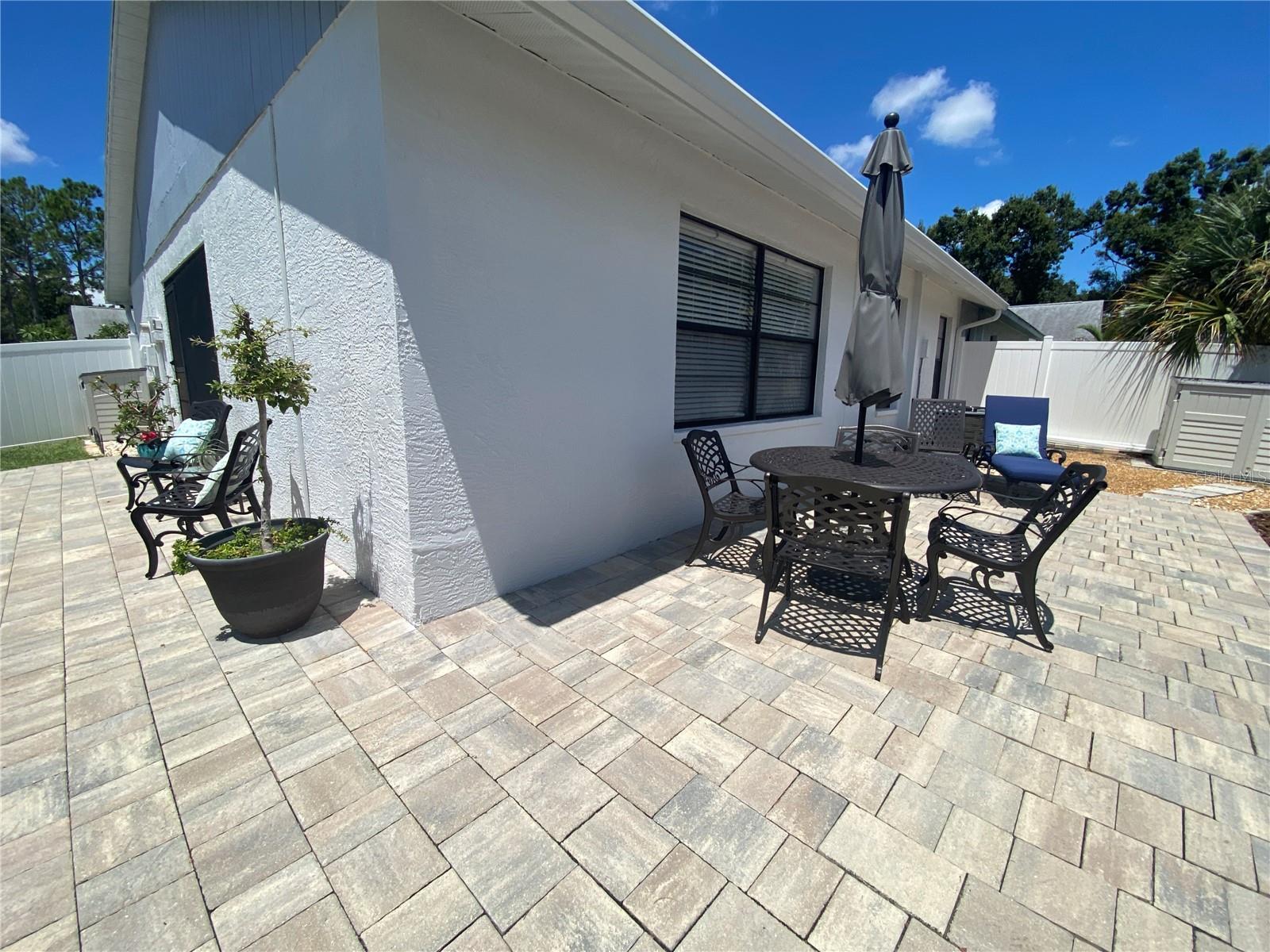 Listing photo id 37 for 2000 Sheffield Court
