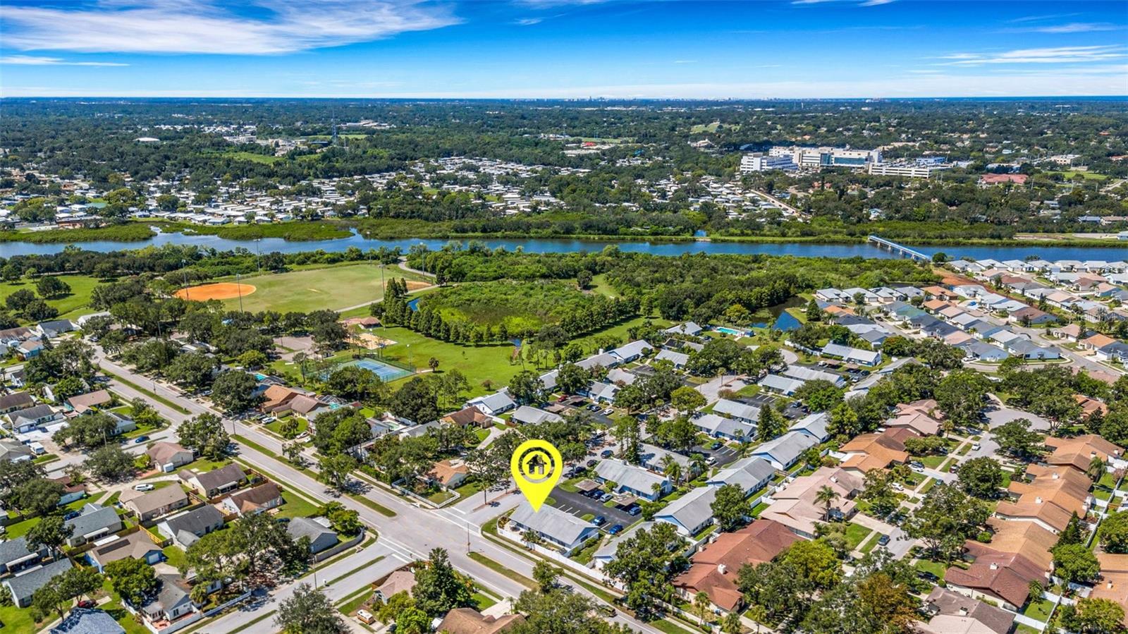 Listing photo id 61 for 2000 Sheffield Court