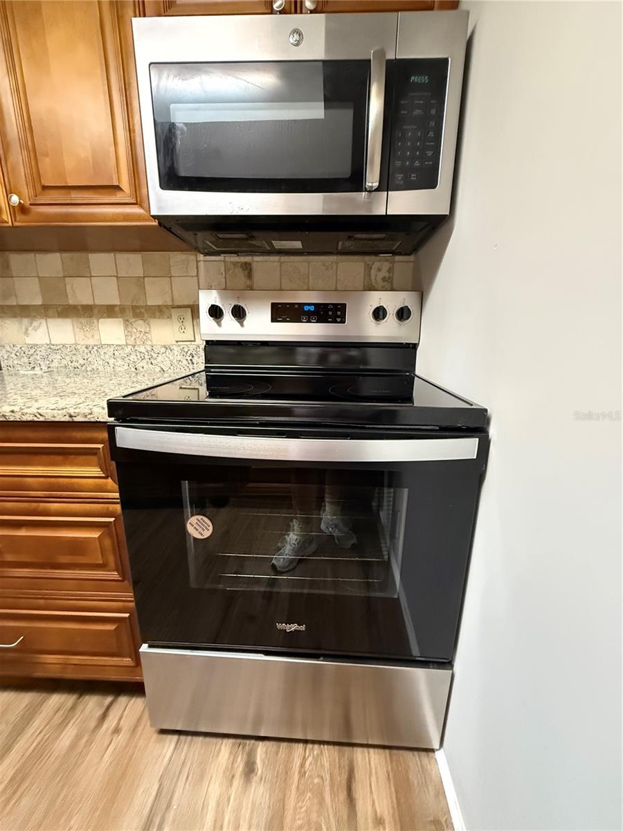 Image 7 of 19 For 4702 Michael Court 139
